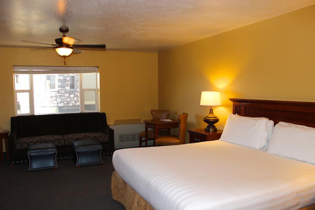 The Springs Resort & Spa Pagosa Springs Room photo